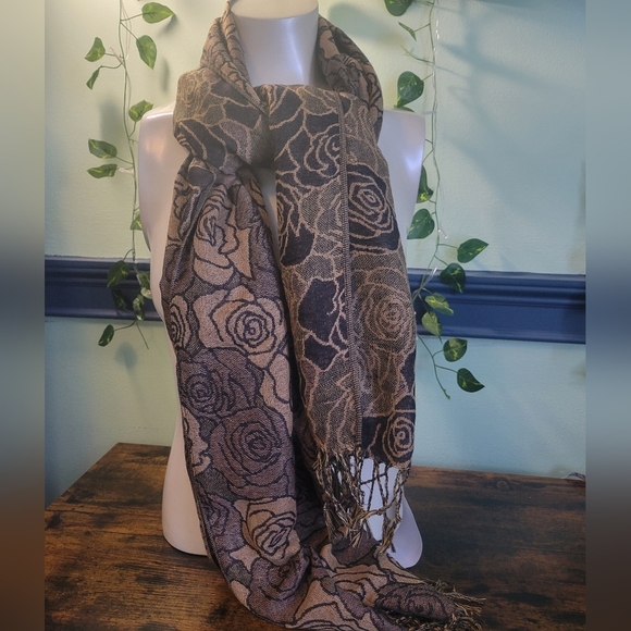 NWT 100% Cashmere Floral Pattern Tassle Scarf - Picture 1 of 8